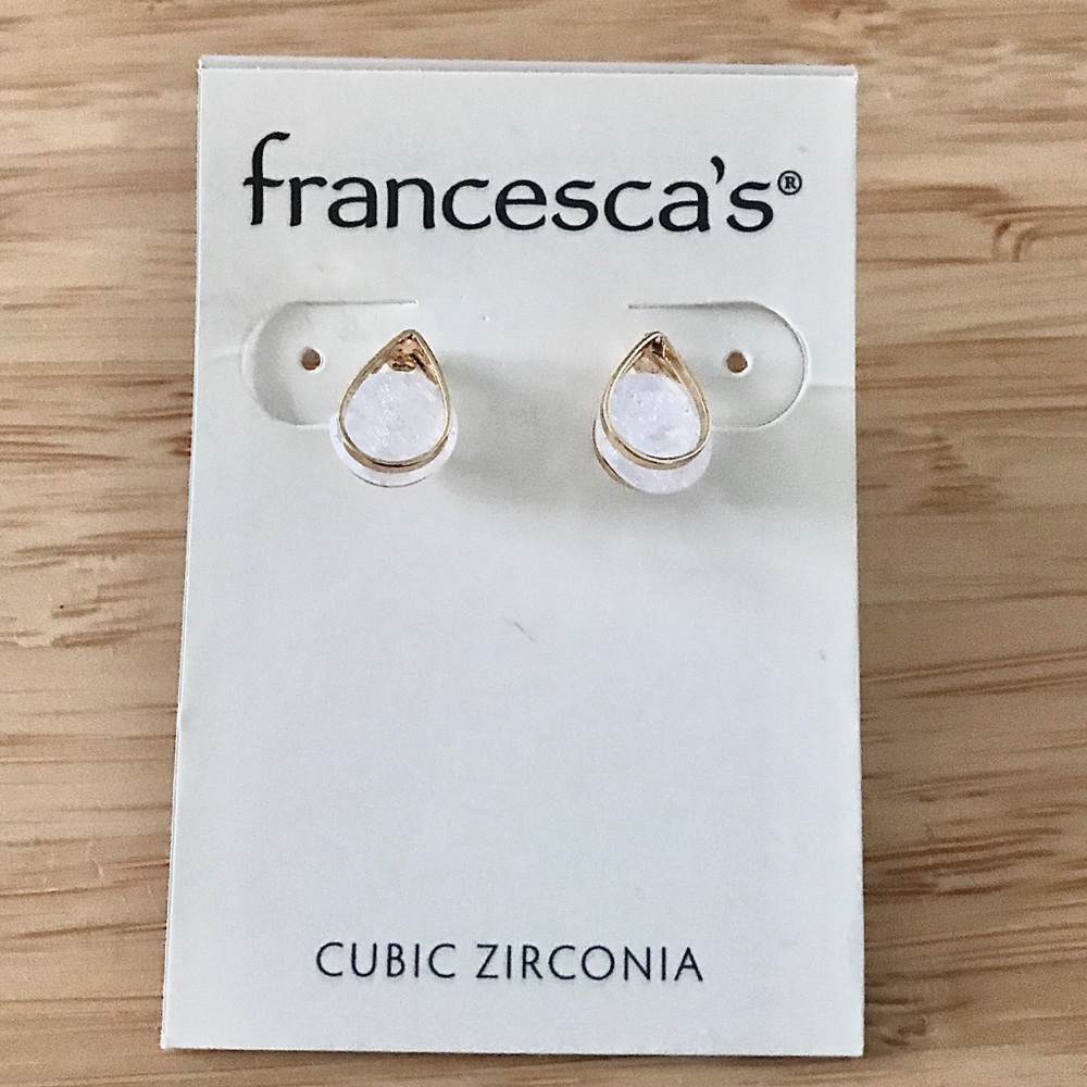 Gold and sparkle earrings✨
